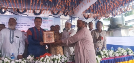কাহালুতে এমপি মোশারফ হোসেনকে মৎস্য হ্যাচারি মালিক সমিতির শুভেচ্ছা